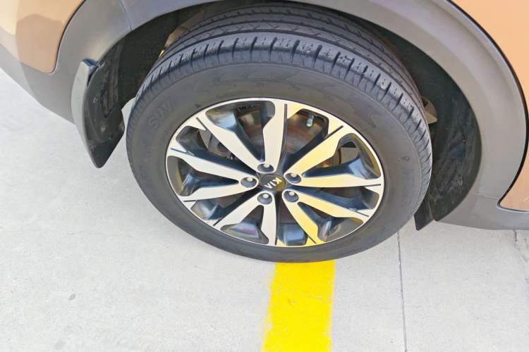 Used Kia KX5 2016 2.0L Automatic 2WD GLS Right Rear Wheel Hub