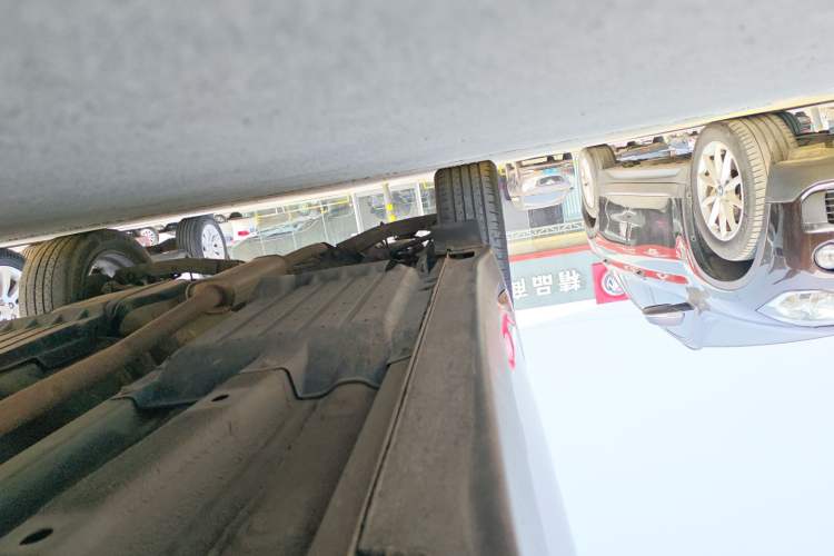 Used Kia KX5 2016 2.0L Automatic 2WD GLS Right Side Sill