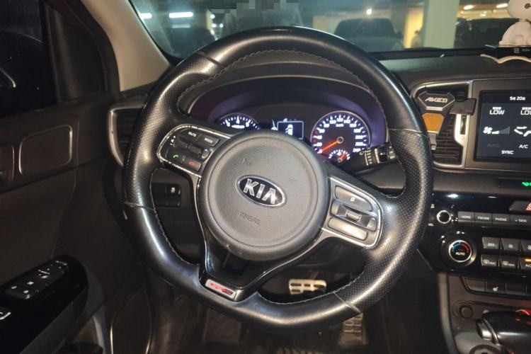 Used Kia KX5 2016 1.6T Automatic Two-Wheel Drive DLX Steering Wheel