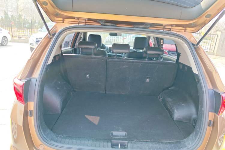 Used Kia KX5 2016 2.0L Automatic 2WD GLS Trunk