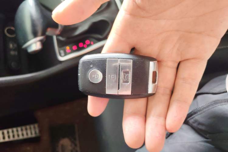 Used Kia KX5 2016 1.6T Automatic Two-Wheel Drive Premium Vehicle Key