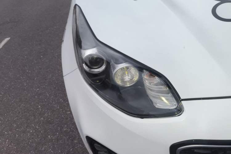 Used Kia KX5 2016 2.0L Automatic 2WD Premium Right Front Headlight