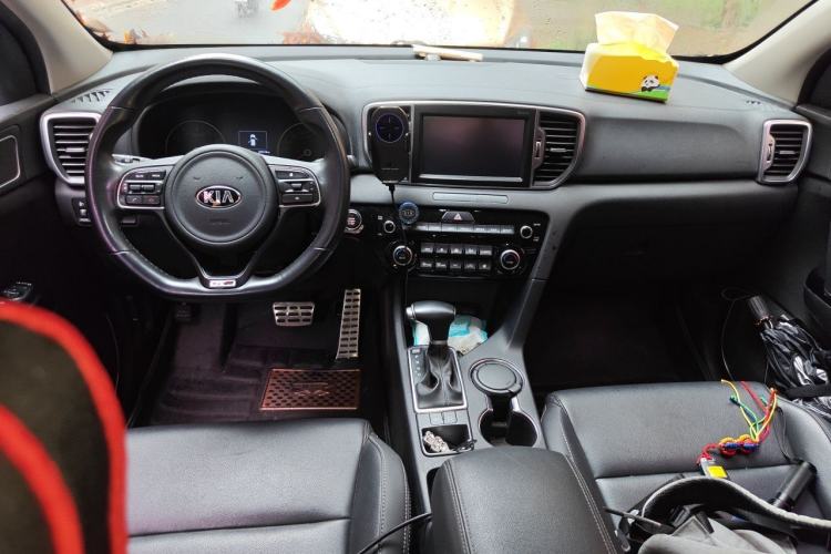 Used Kia KX5 2016 1.6T Automatic Two-Wheel Drive DLX Center Console