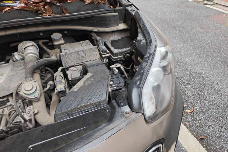 Used Kia KX5 2016 1.6T Automatic Two-Wheel Drive DLX Engine Bay Left