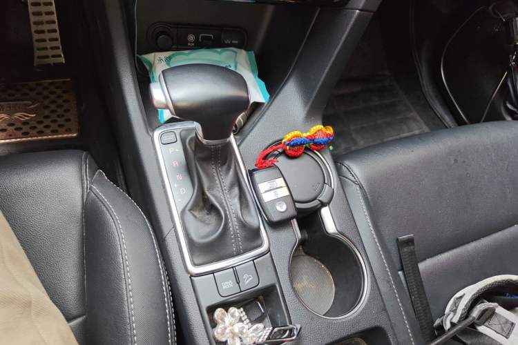 Used Kia KX5 2016 1.6T Automatic Two-Wheel Drive DLX Gear Lever