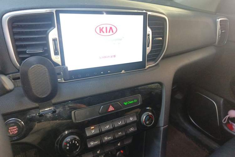 Used Kia KX5 2016 2.0L Automatic 2WD GLS Audio And AC Panel