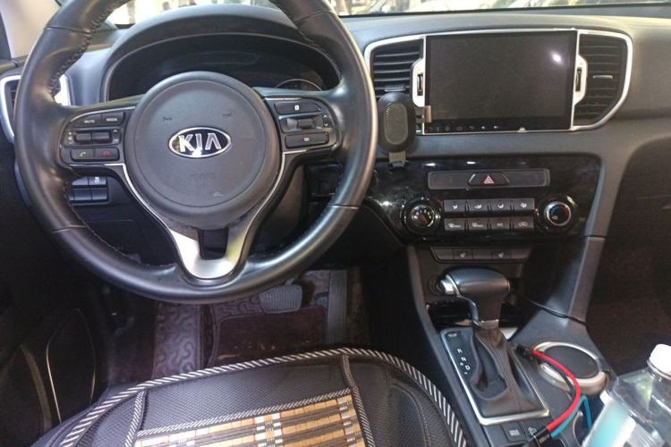 Used Kia KX5 2016 2.0L Automatic 2WD GLS Center Console