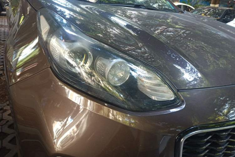 Used Kia KX5 2016 2.0L Automatic 2WD GLS Right Front Headlight