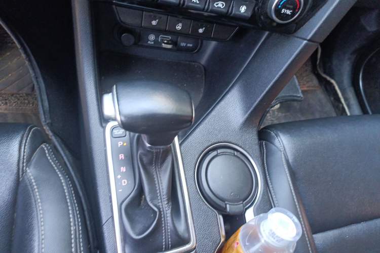 Used Kia KX5 2016 1.6T Automatic Two-Wheel Drive Premium Gear Lever
