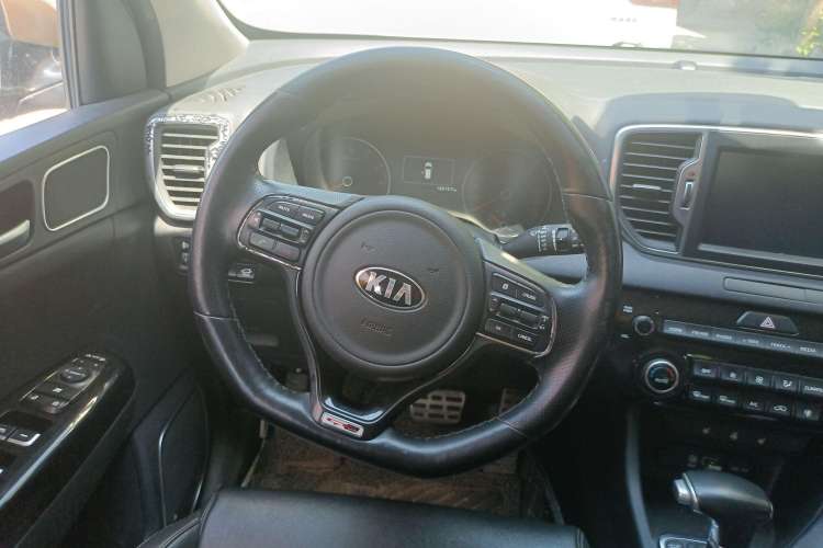 Used Kia KX5 2016 1.6T Automatic Two-Wheel Drive Premium Steering Wheel