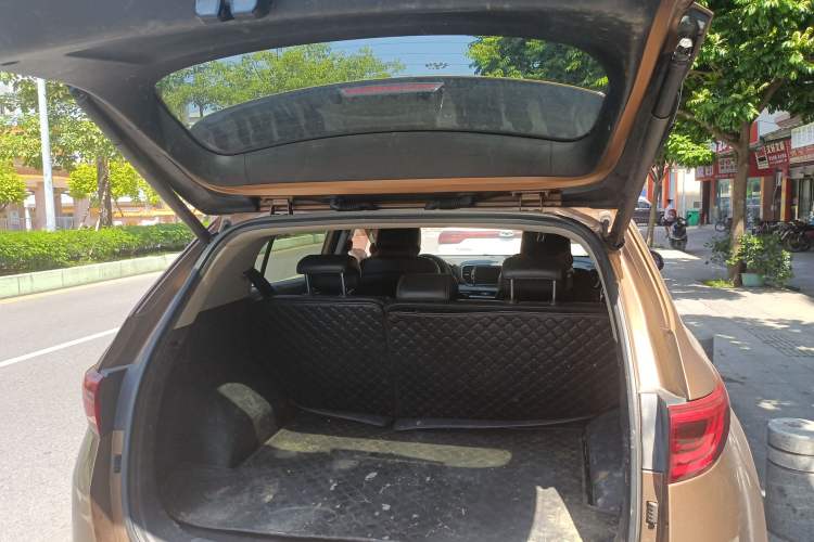 Used Kia KX5 2016 1.6T Automatic Two-Wheel Drive Premium Trunk