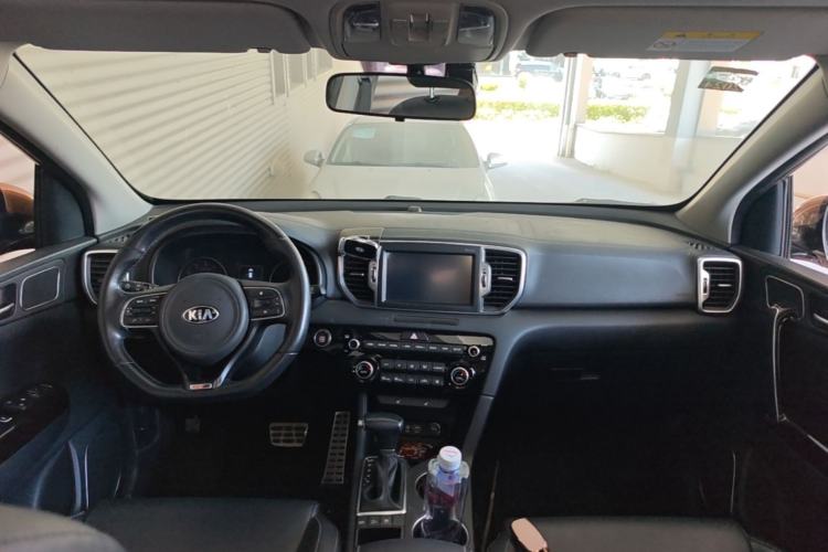 Used Kia KX5 2016 1.6T Automatic Two-Wheel Drive DLX Center Console