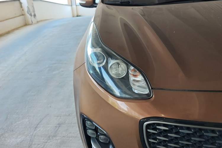 Used Kia KX5 2016 1.6T Automatic Two-Wheel Drive DLX Right Front Headlight