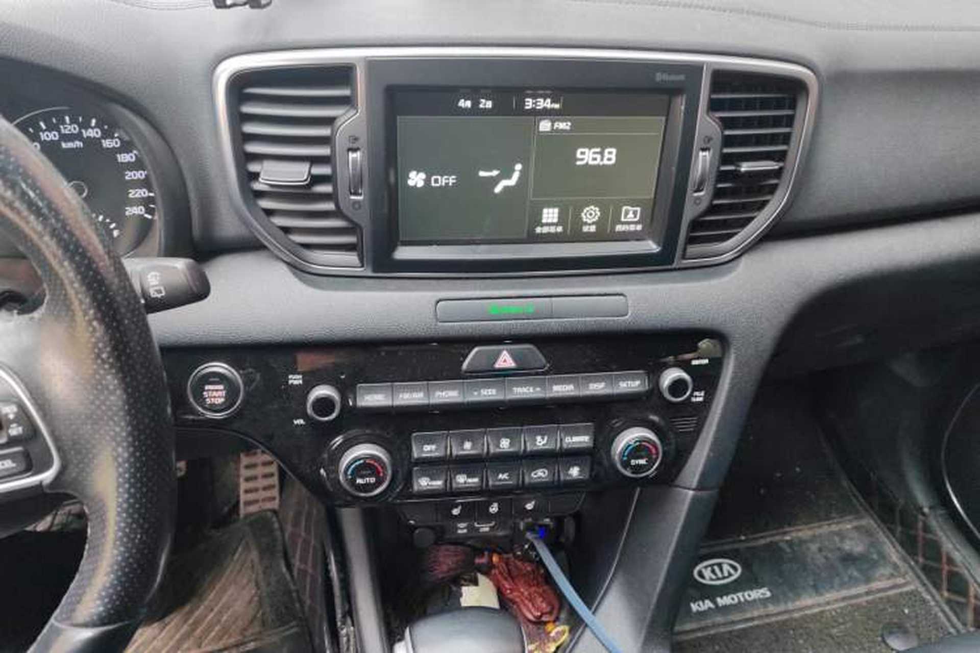 Used Kia KX5 2016 1.6T Automatic Two-Wheel Drive Premium Audio And AC Panel
