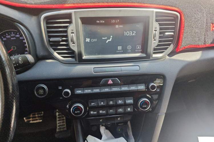Used Kia KX5 2016 1.6T Automatic Two-Wheel Drive DLX Audio And AC Panel