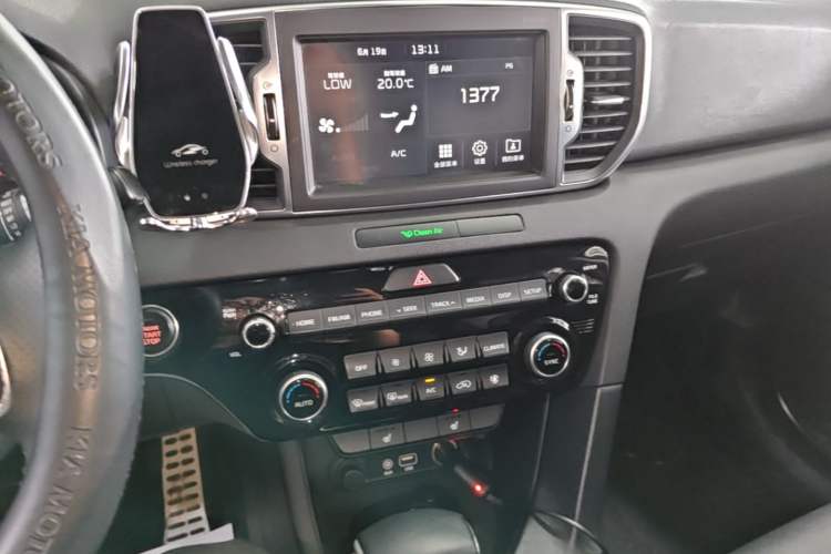 Used Kia KX5 2016 1.6T Automatic Two-Wheel Drive DLX Audio And AC Panel
