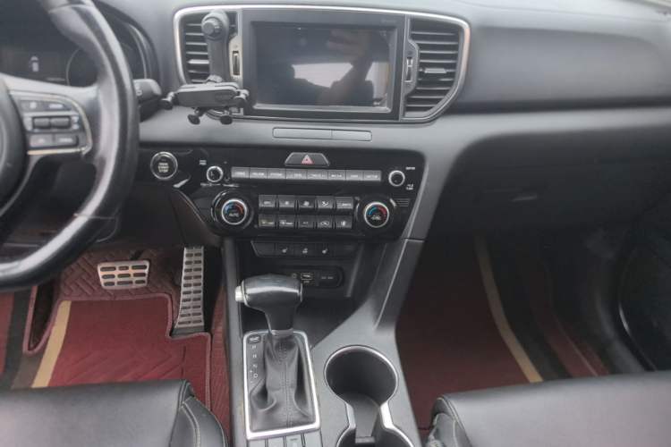 Used Kia KX5 2016 1.6T Automatic Two-Wheel Drive Premium Audio And AC Panel
