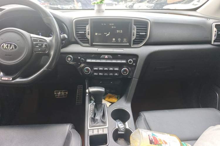 Used Kia KX5 2016 1.6T Automatic Two-Wheel Drive Premium Audio And AC Panel