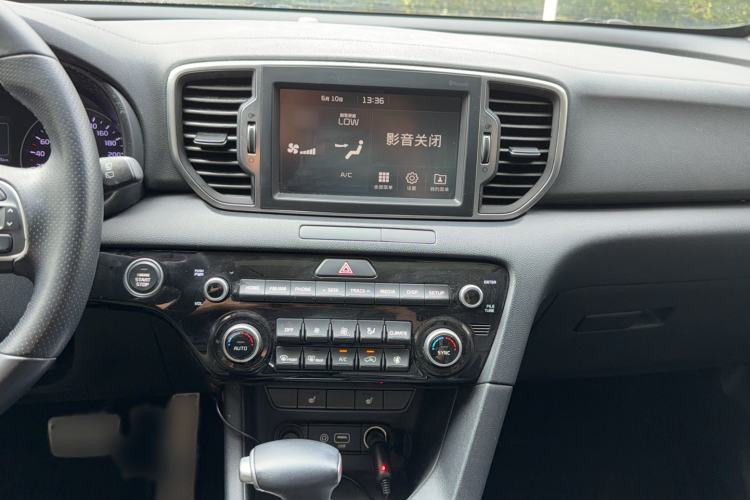 Used Kia KX5 2016 1.6T Automatic Two-Wheel Drive DLX Audio And AC Panel