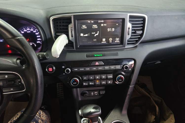 Used Kia KX5 2016 1.6T Automatic Two-Wheel Drive DLX Audio And AC Panel