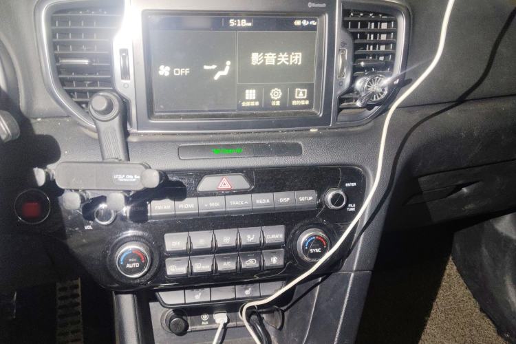 Used Kia KX5 2016 1.6T Automatic Two-Wheel Drive DLX Audio And AC Panel