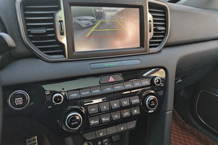 Used Kia KX5 2016 1.6T Automatic Two-Wheel Drive DLX Audio And AC Panel