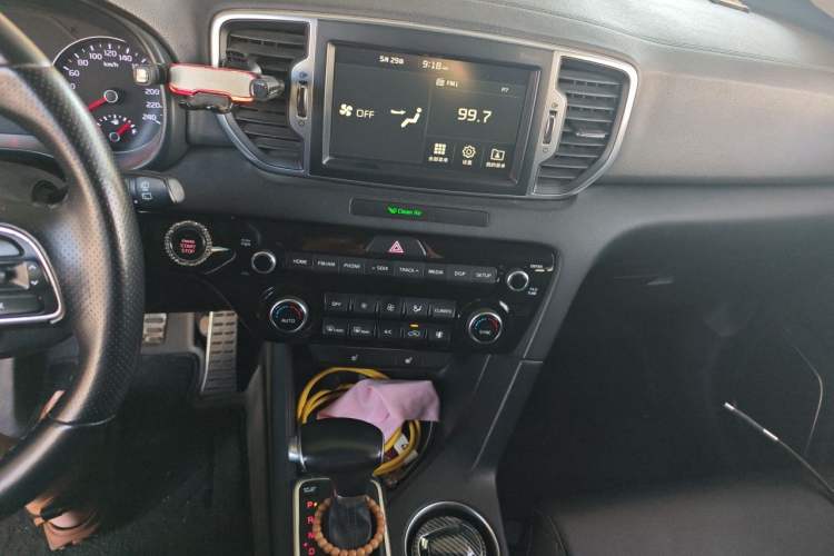 Used Kia KX5 2016 1.6T Automatic Two-Wheel Drive DLX Audio And AC Panel