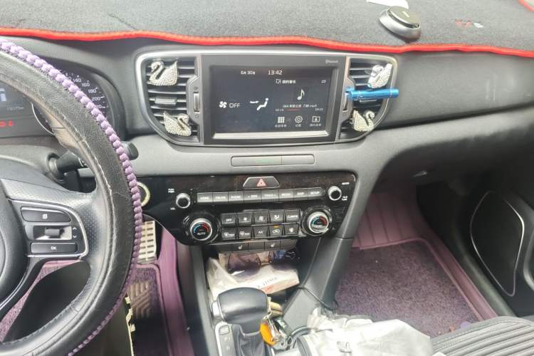 Used Kia KX5 2016 1.6T Automatic Two-Wheel Drive DLX Audio And AC Panel
