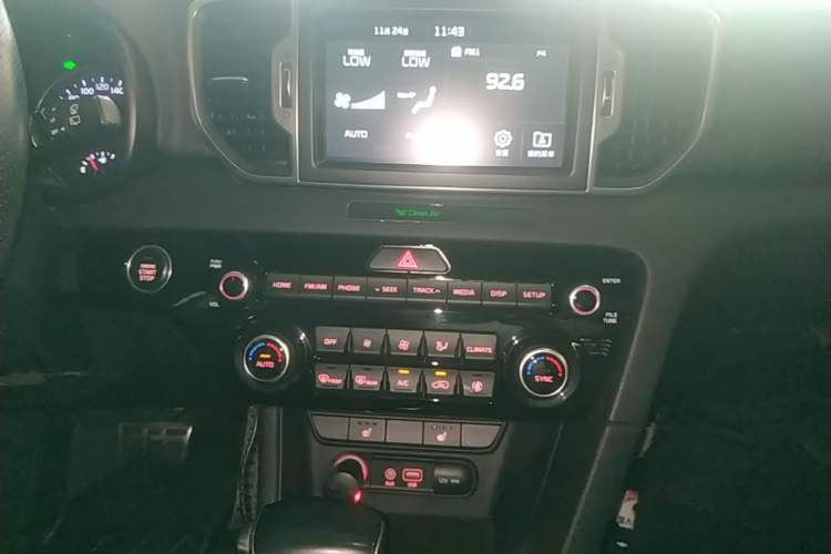Used Kia KX5 2016 1.6T Automatic Two-Wheel Drive DLX Audio And AC Panel