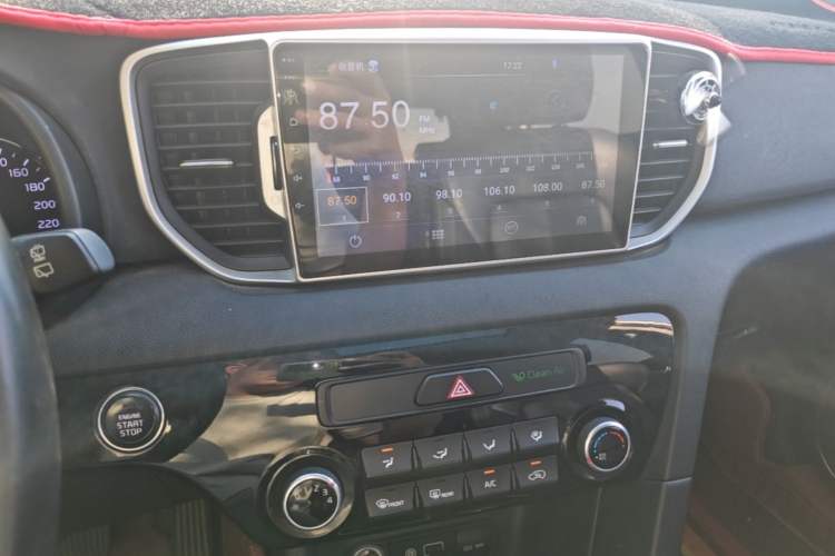 Used Kia KX5 2016 2.0L Automatic 2WD GLS Audio And AC Panel
