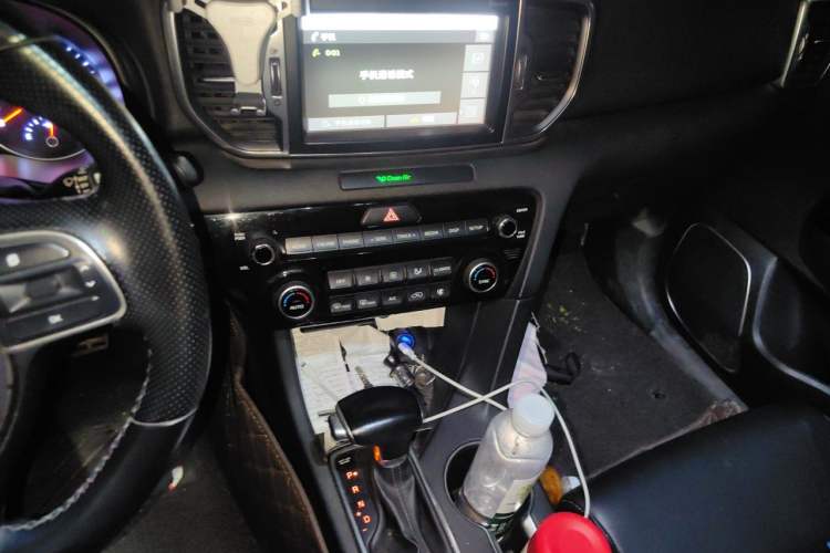 Used Kia KX5 2016 1.6T Automatic Two-Wheel Drive DLX Audio And AC Panel