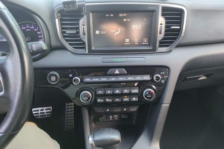 Used Kia KX5 2016 1.6T Automatic Two-Wheel Drive DLX Audio And AC Panel