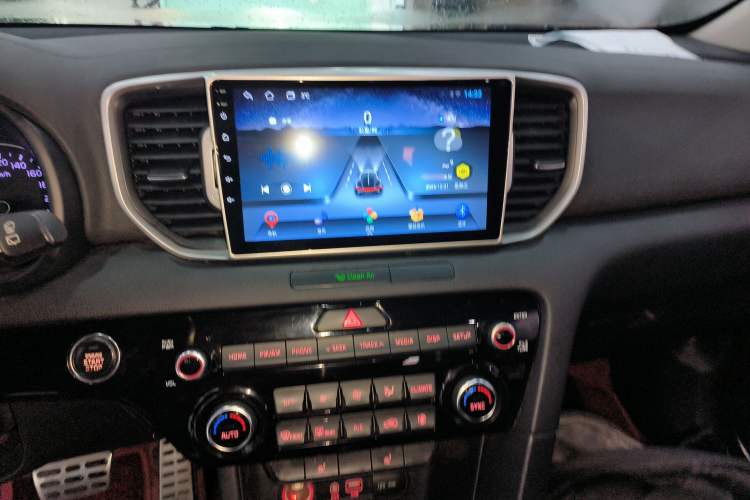 Used Kia KX5 2016 1.6T Automatic Two-Wheel Drive DLX Audio And AC Panel