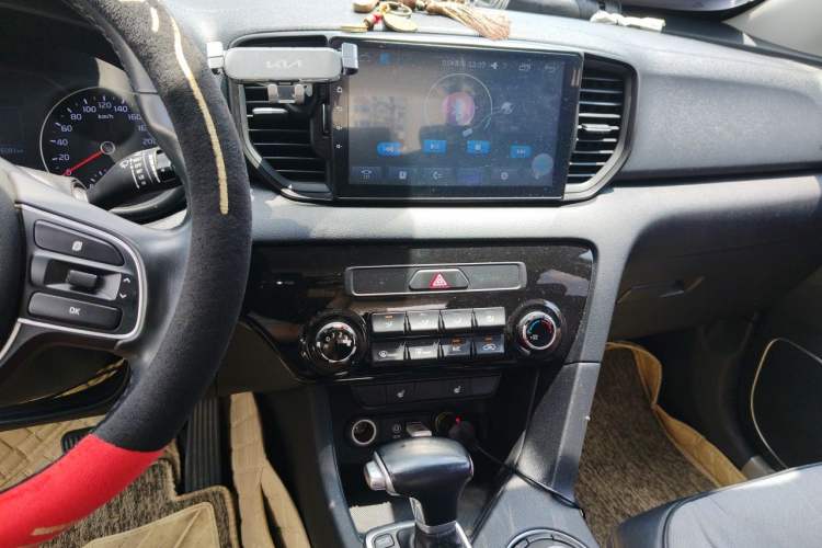 Used Kia KX5 2016 2.0L Automatic 2WD GLS Audio And AC Panel