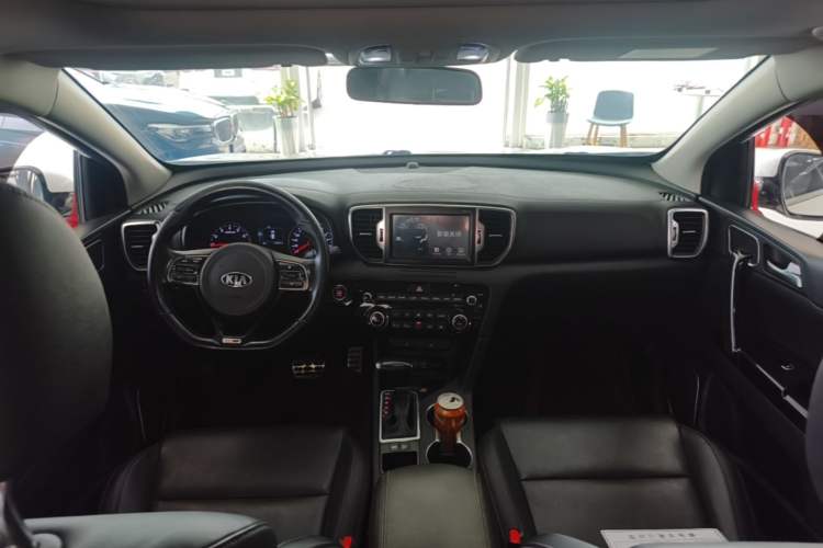 Used Kia KX5 2016 1.6T Automatic Two-Wheel Drive DLX Center Console