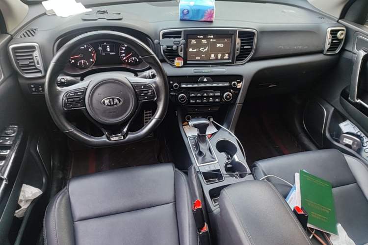 Used Kia KX5 2016 1.6T Automatic Two-Wheel Drive DLX Center Console