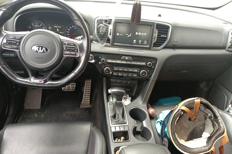 Used Kia KX5 2016 1.6T Automatic Two-Wheel Drive Premium Center Console
