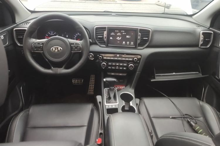 Used Kia KX5 2016 1.6T Automatic Two-Wheel Drive DLX Center Console