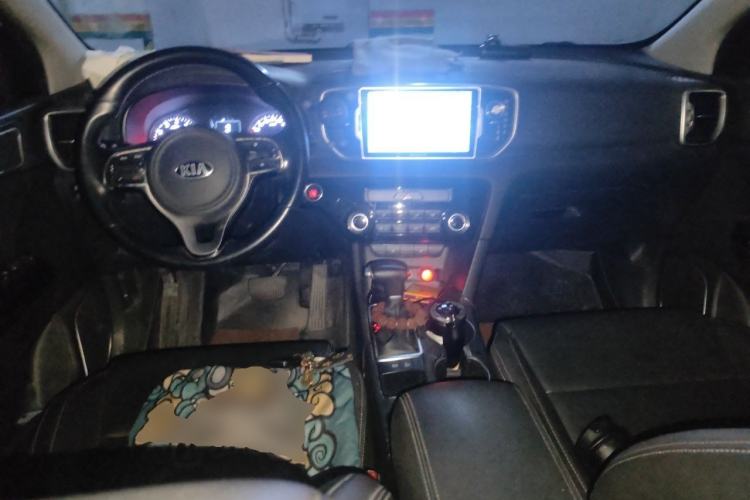 Used Kia KX5 2016 2.0L Automatic 2WD GLS Center Console