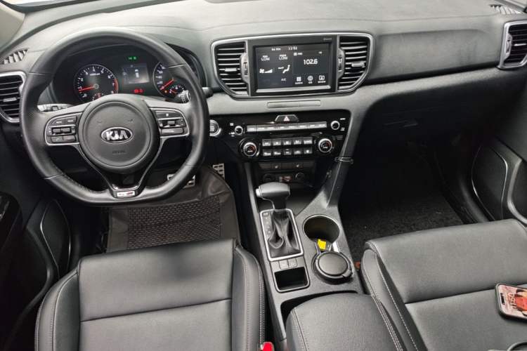 Used Kia KX5 2016 1.6T Automatic Two-Wheel Drive DLX Center Console