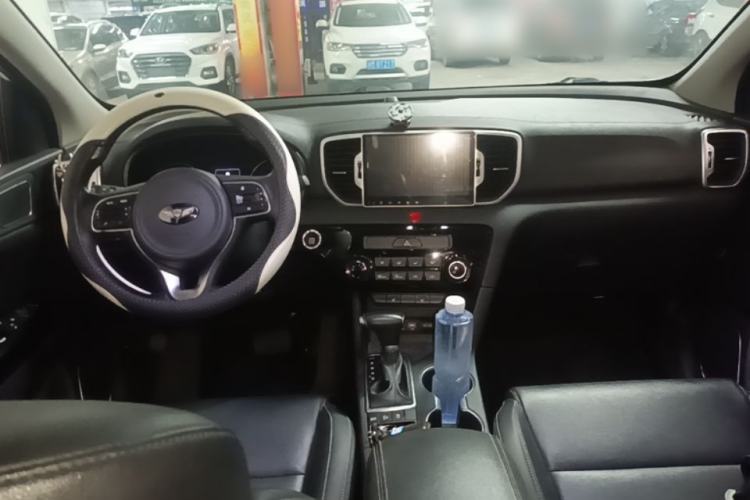 Used Kia KX5 2016 2.0L Automatic 2WD GLS Center Console