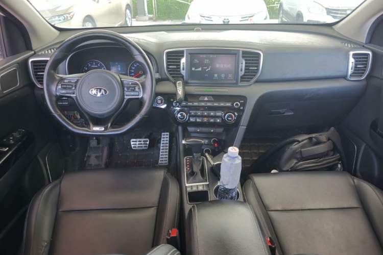 Used Kia KX5 2016 1.6T Automatic Two-Wheel Drive DLX Center Console