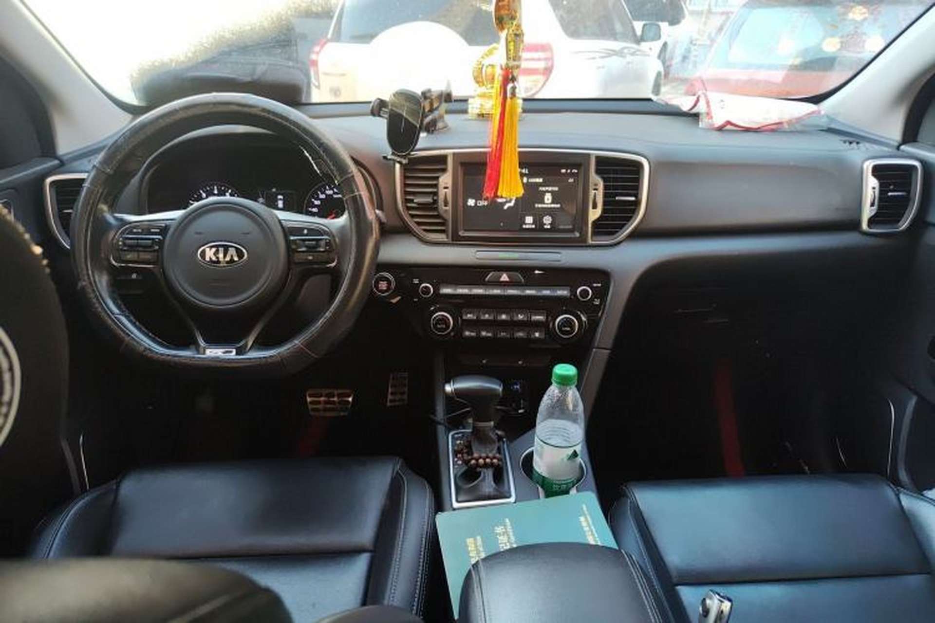 Used Kia KX5 2016 1.6T Automatic Two-Wheel Drive DLX Center Console