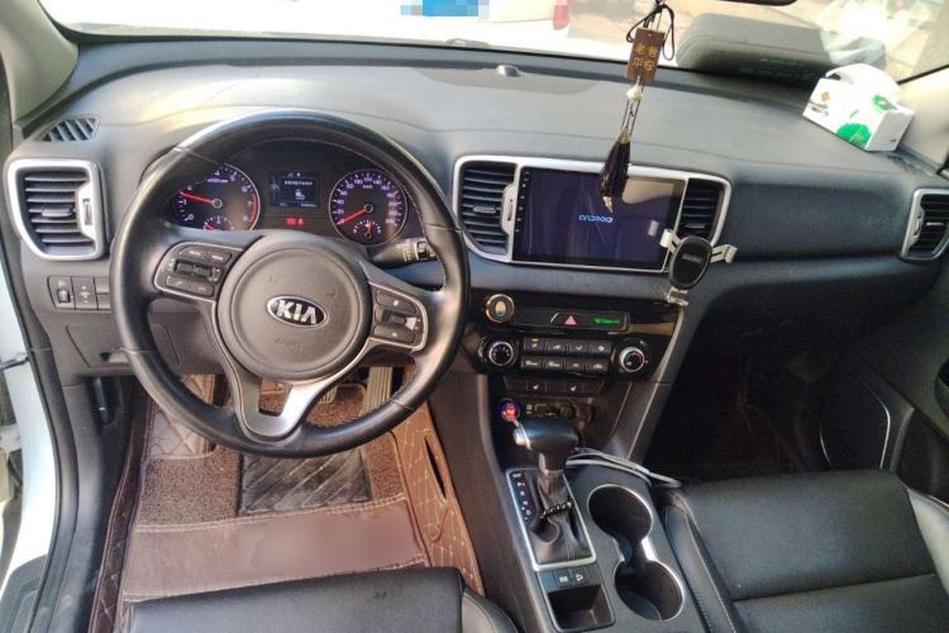 Used Kia KX5 2016 2.0L Automatic 2WD GLS Center Console