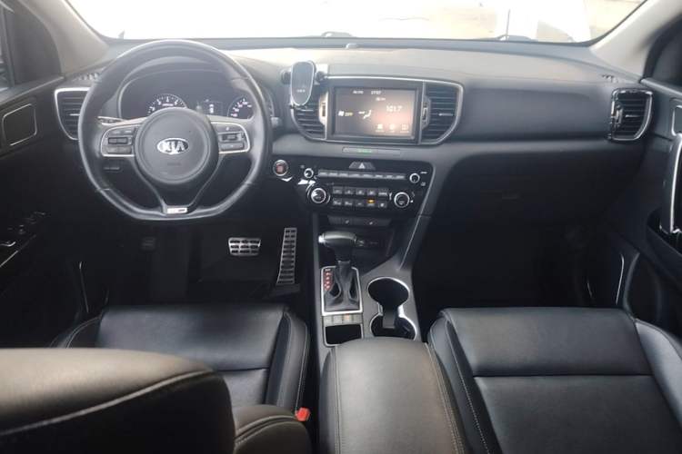 Used Kia KX5 2016 1.6T Automatic Two-Wheel Drive DLX Center Console