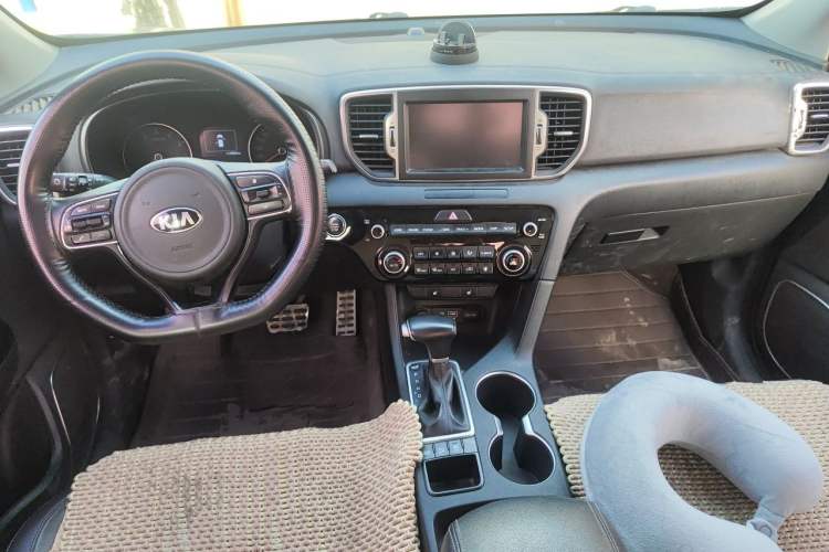 Used Kia KX5 2016 1.6T Automatic Two-Wheel Drive DLX Center Console