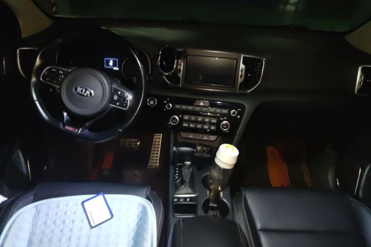 Used Kia KX5 2016 1.6T Automatic Two-Wheel Drive DLX Center Console