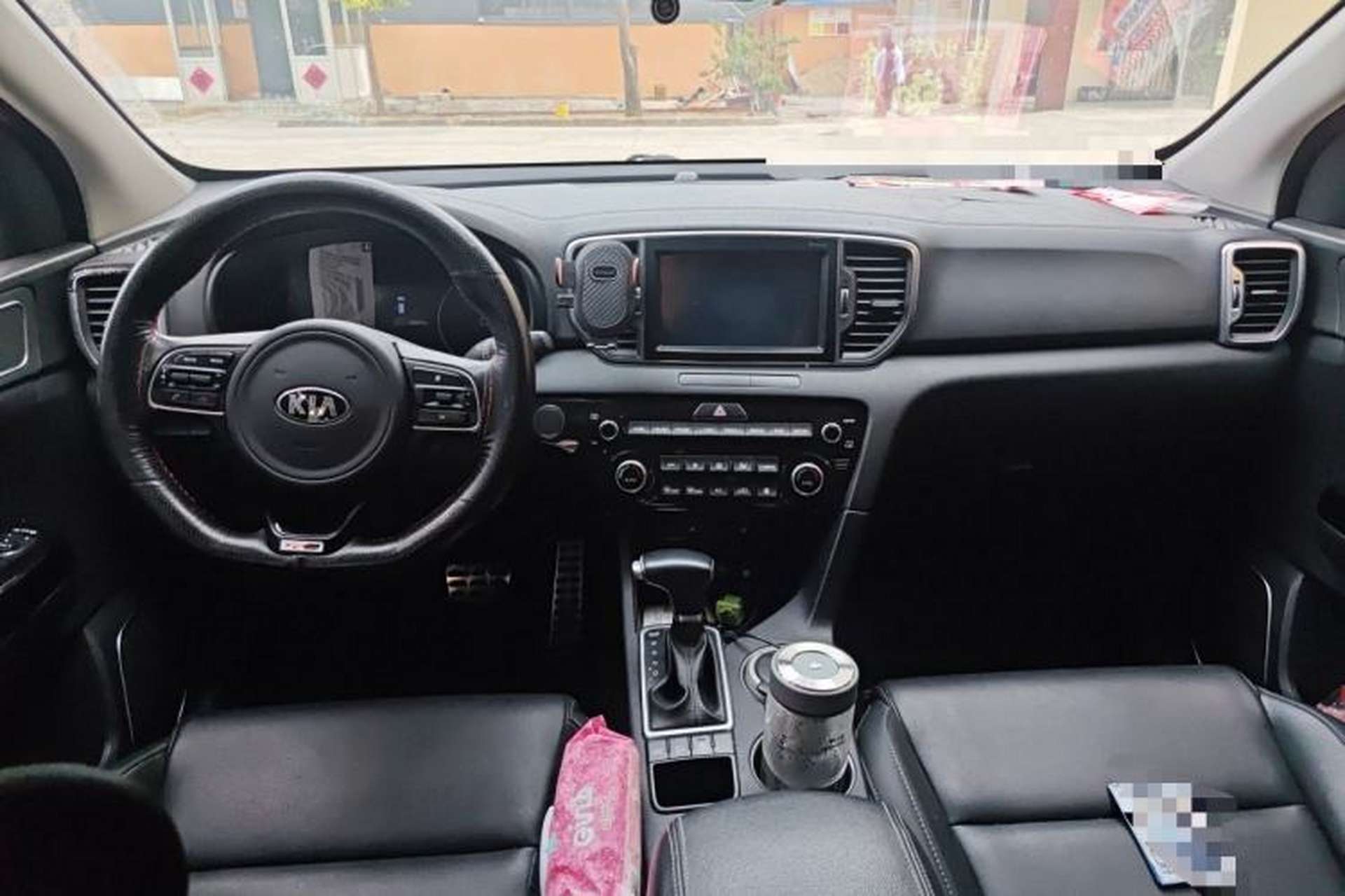 Used Kia KX5 2016 1.6T Automatic Two-Wheel Drive DLX Center Console