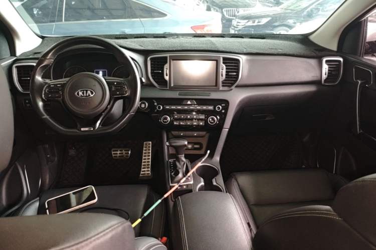 Used Kia KX5 2016 1.6T Automatic Two-Wheel Drive DLX Center Console