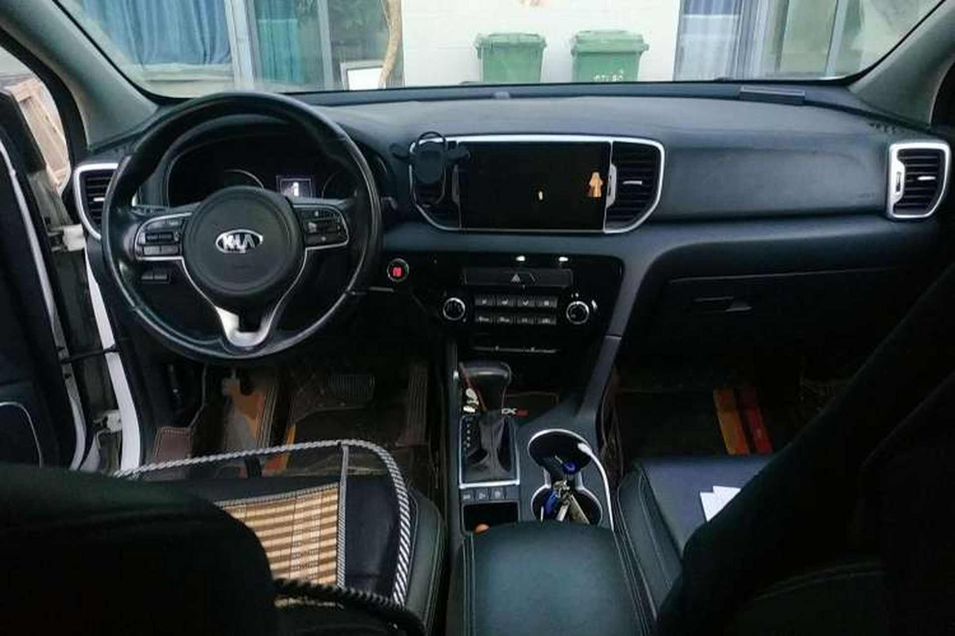 Used Kia KX5 2016 2.0L Automatic 2WD GLS Center Console